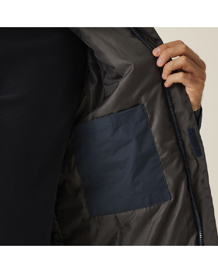 Sort Parkas med brodert logo